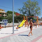 Prázdninový dům Awesome In With Wifi *