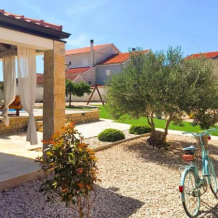 Casa vacanze Luxurious Home In Vrsi Vrsi