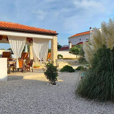 Luxurious Home In Vrsi *