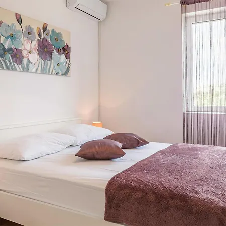 Luxurious Home In Vrsi