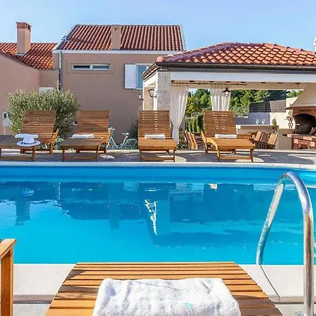 Luxurious Home In Vrsi